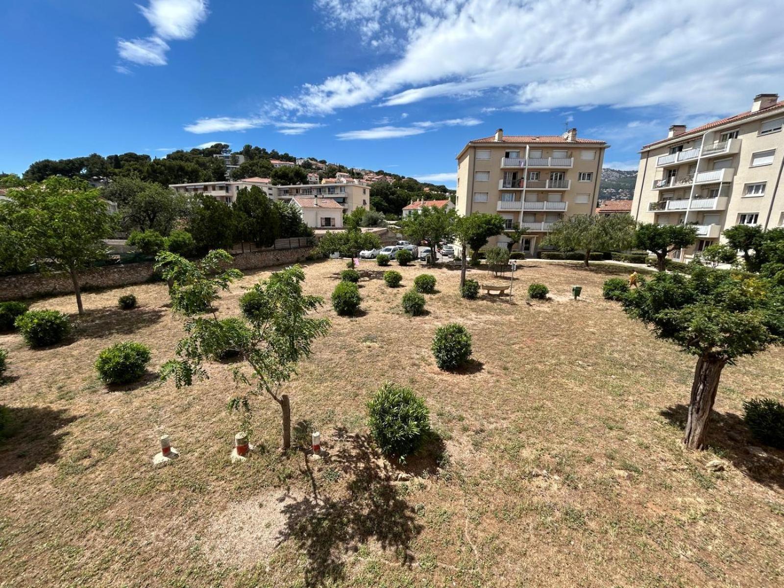 T4 Lumineux Et Spacieux, Parking Et Parc Prive Toulon Bagian luar foto