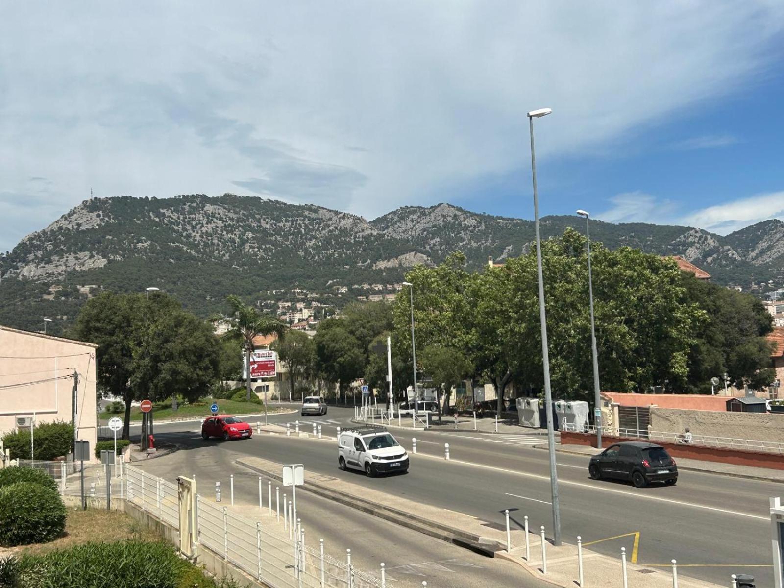T4 Lumineux Et Spacieux, Parking Et Parc Prive Toulon Bagian luar foto