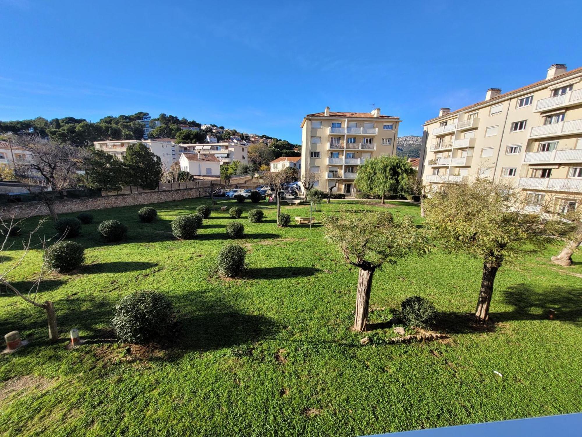 T4 Lumineux Et Spacieux, Parking Et Parc Prive Toulon Bagian luar foto